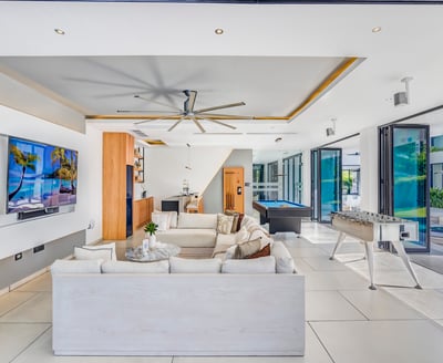 Luxury Villa Photo #32
