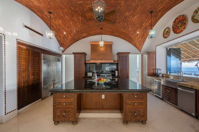 Luxury Villa Photo #25