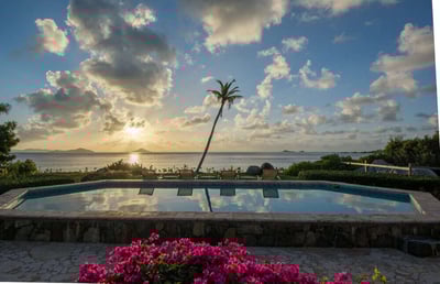 Luxury Villa Photo #3
