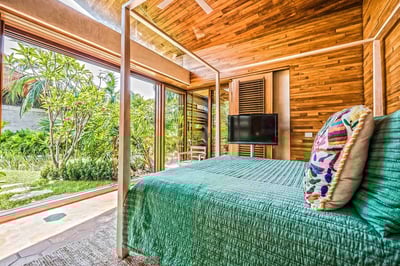 Luxury Villa Photo #30