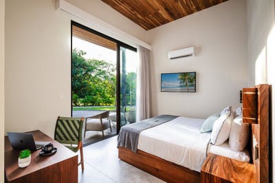 Luxury Villa Photo #26