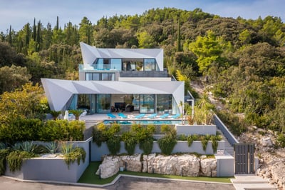 Luxury Villa Photo #4