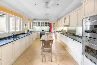Luxury Villa Photo #15