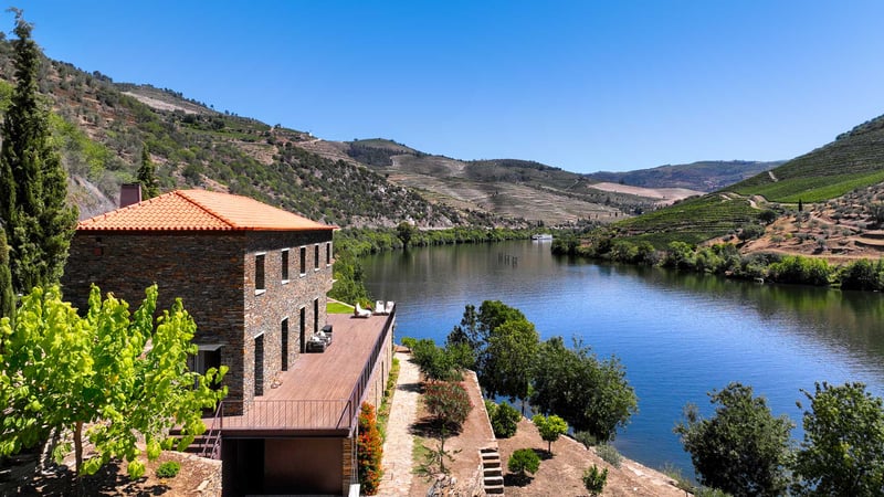 Douro Riverfront Villa
