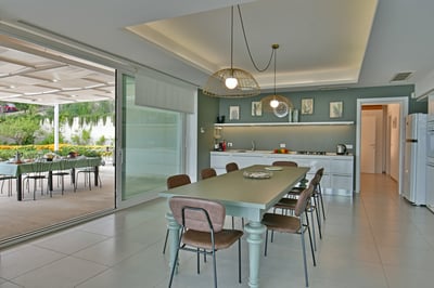 Luxury Villa Photo #7