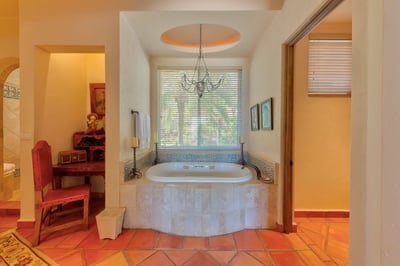 Luxury Villa Photo #31