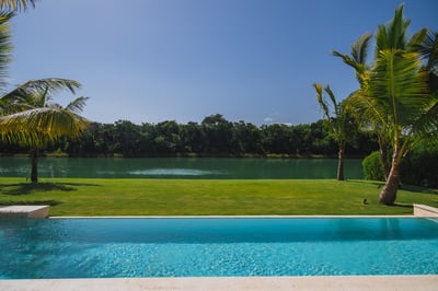 Luxury Villa Photo #16