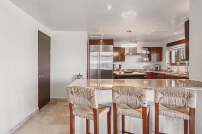 Luxury Villa Photo #16