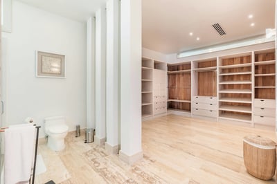 Luxury Villa Photo #36