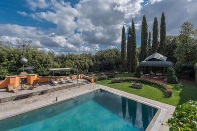 Luxury Villa Photo #6