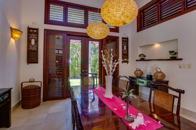 Luxury Villa Photo #17