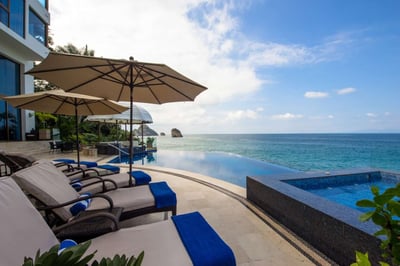 Luxury Villa Photo #11