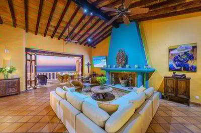 Luxury Villa Photo #18