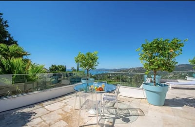 Luxury Villa Photo #7