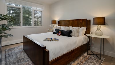Queen bedroom with ensuite bath