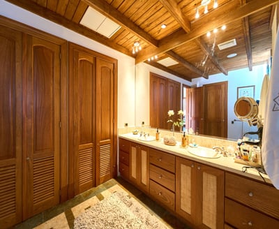 Luxury Villa Photo #41