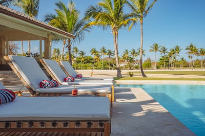 Tortuga D9 - Newly renovated golf villa located just steps from private beach