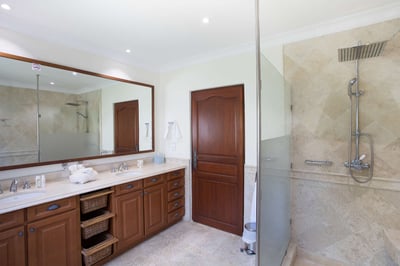 Luxury Villa Photo #28