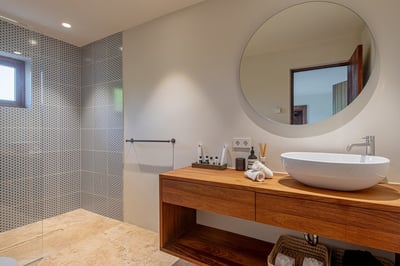 Luxury Villa Photo #17