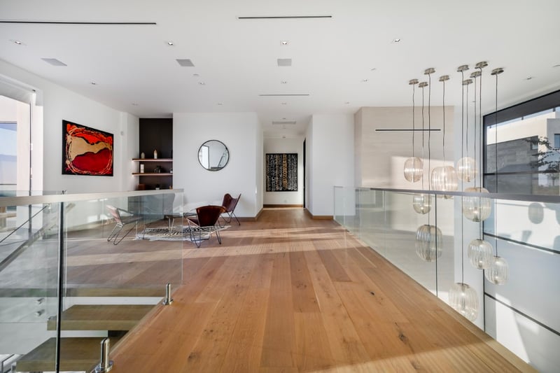 Linda Flora Modern Estate