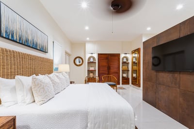 Luxury Villa Photo #37