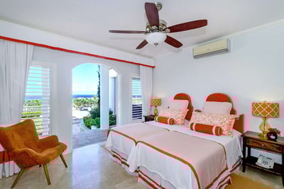 Luxury Villa Photo #19
