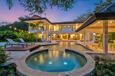 Luxury Villa Photo #3