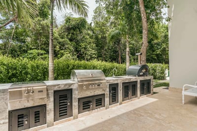Luxury Villa Photo #7