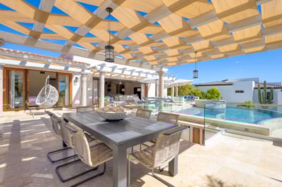 Luxury Villa Photo #13