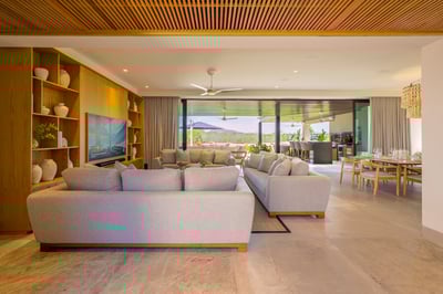 Luxury Villa Photo #15