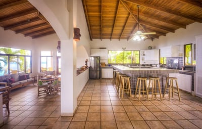 Luxury Villa Photo #9