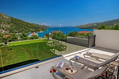 Luxury Villa Photo #11