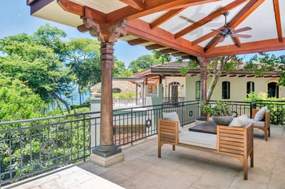 Luxury Villa Photo #9