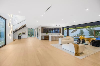 Luxury Villa Photo #21