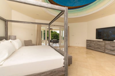 Luxury Villa Photo #22