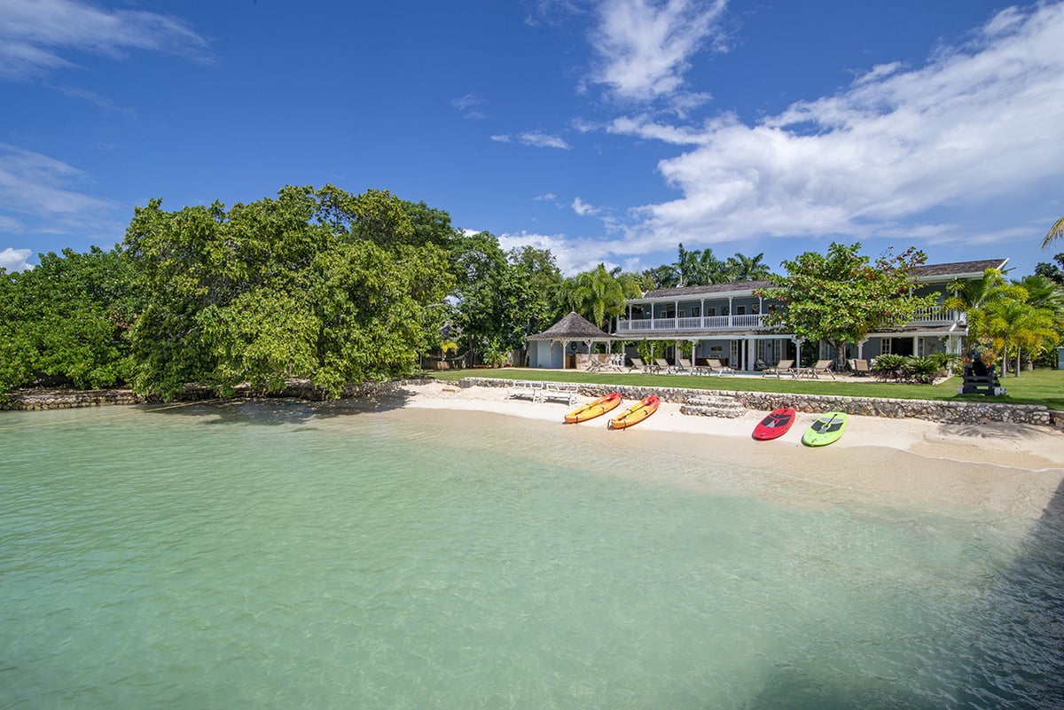 Discovery Bay,A Summer Place