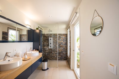 Luxury Villa Photo #38