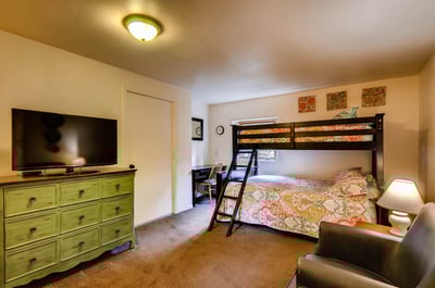 Ravens Bungalow lower level bunk room with ensuite