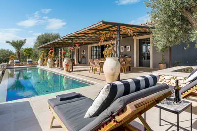 Luxury Villa Photo #3
