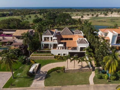 Luxury Villa Photo #36