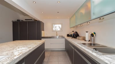 Kitchen & Dining Area