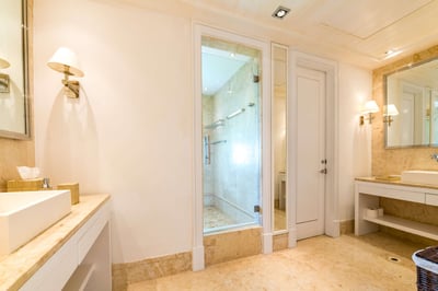 Luxury Villa Photo #32