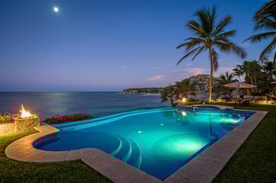 Luxury Villa Photo #3