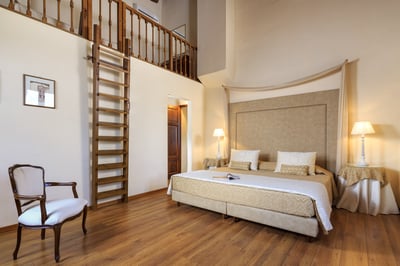 Luxury Villa Photo #25