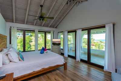 Luxury Villa Photo #8