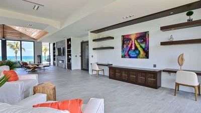 Luxury Villa Photo #18