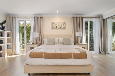Luxury Villa Photo #42