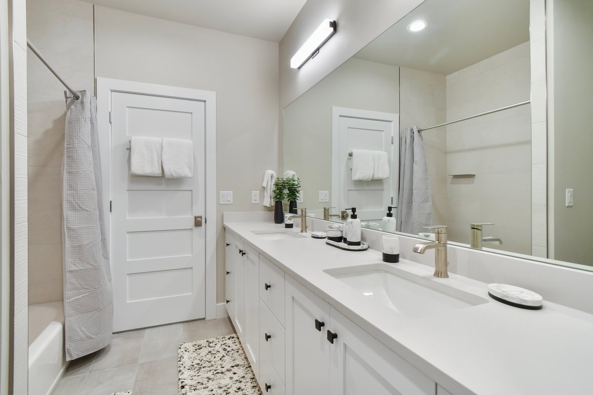 Mayflower Lakeside 942