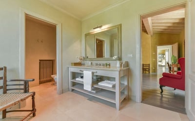 Luxury Villa Photo #15