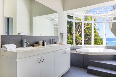 Luxury Villa Photo #30